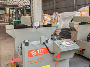 Máy cắt nhôm hành trình 1000
